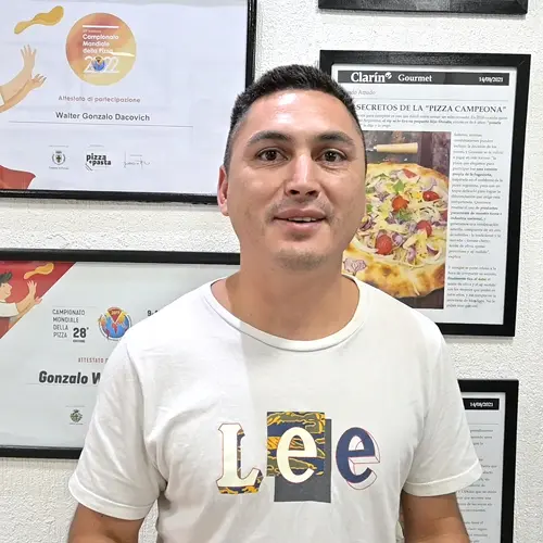 Enzo - Testimonio Pizza al Molde